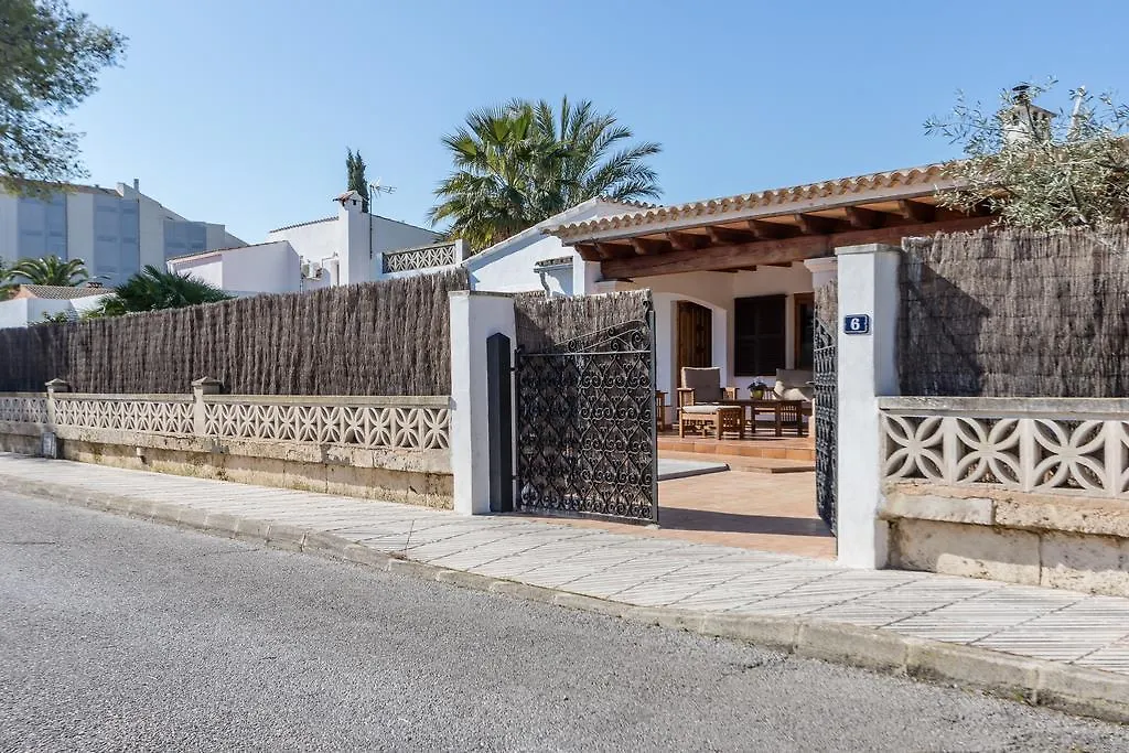 Dom wakacyjny Chalet Falco With Private Pool And Garden Port de Alcudia