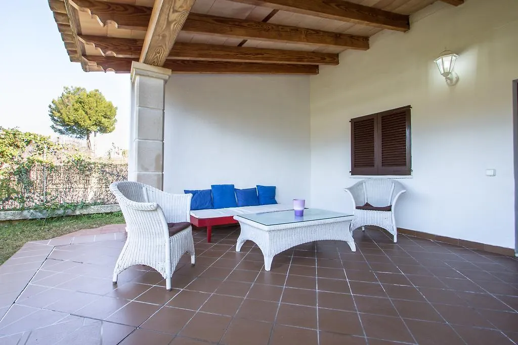 Dom wakacyjny Chalet Falco With Private Pool And Garden Port de Alcudia  Hiszpania